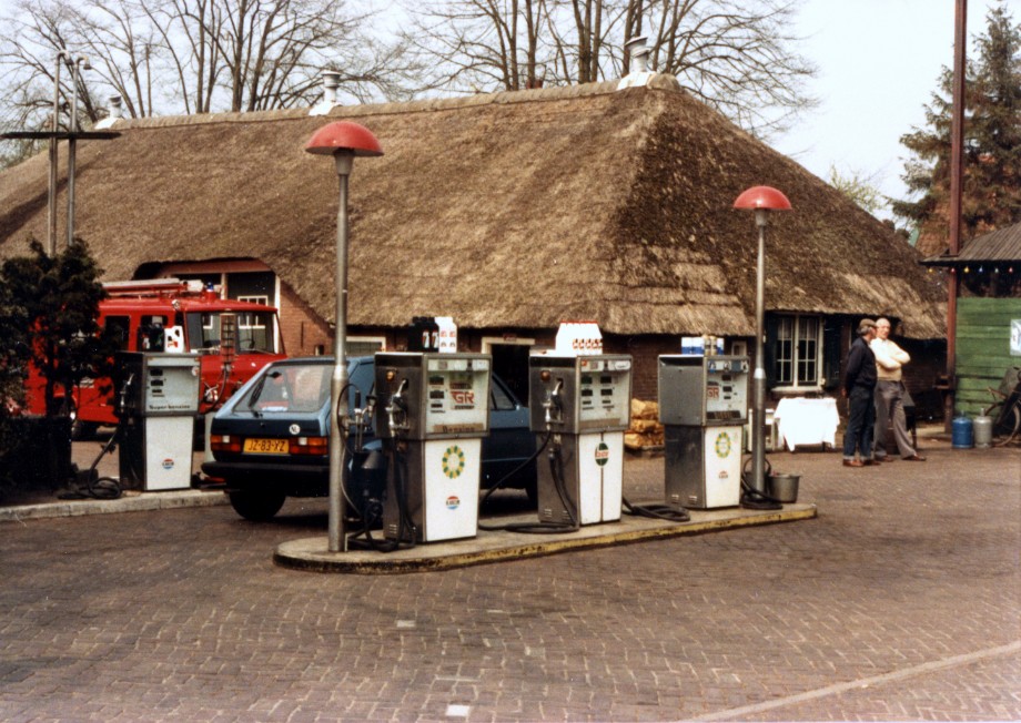 Foto van het tankstation in +/- 1970